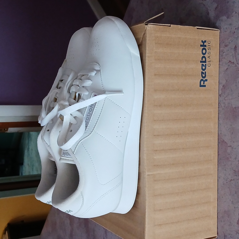 Reebok Classic White Women's Sneakers - Picture 2 of 3